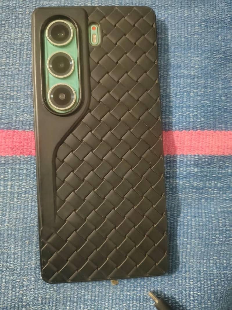 Tecno CAMON 40 15