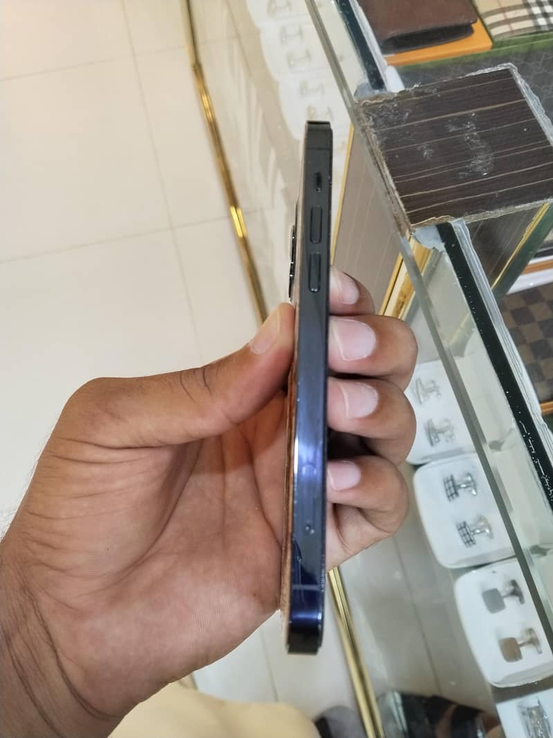 Apple iPhone 12 Pro 2