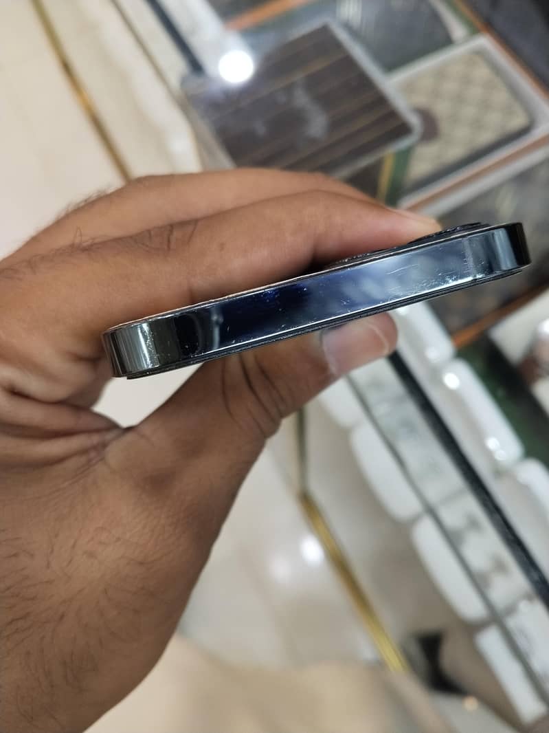 Apple iPhone 12 Pro 3
