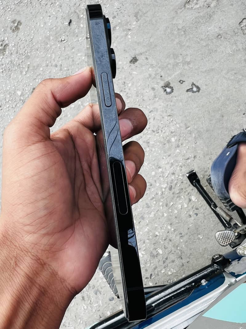 Apple iPhone 14 Pro Max 4