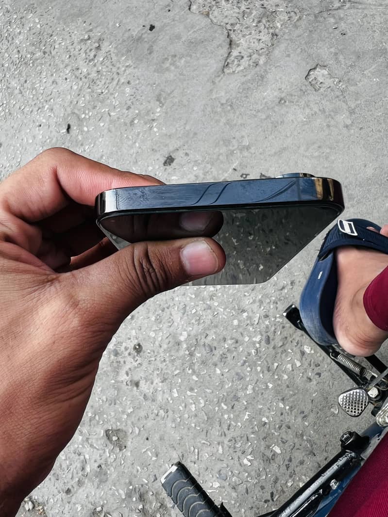 Apple iPhone 14 Pro Max 6