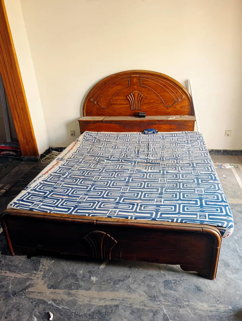 solid wooden King bed 4