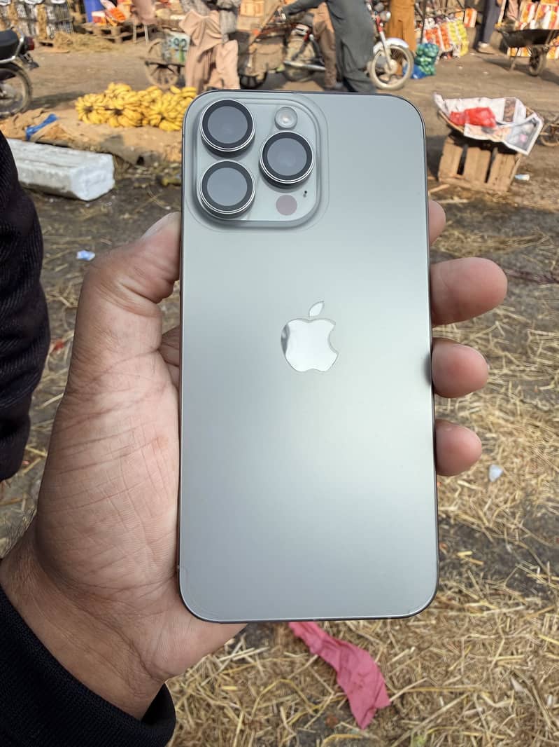 Apple iPhone 15 Pro Max 0