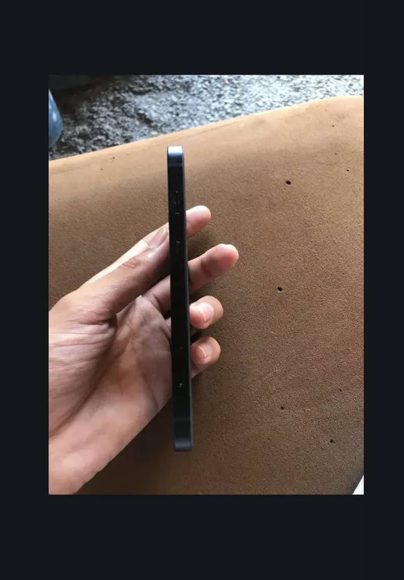 Apple iPhone 13 2