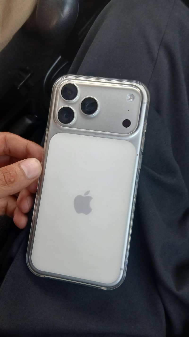 Apple iPhone 17 Pro Max 0