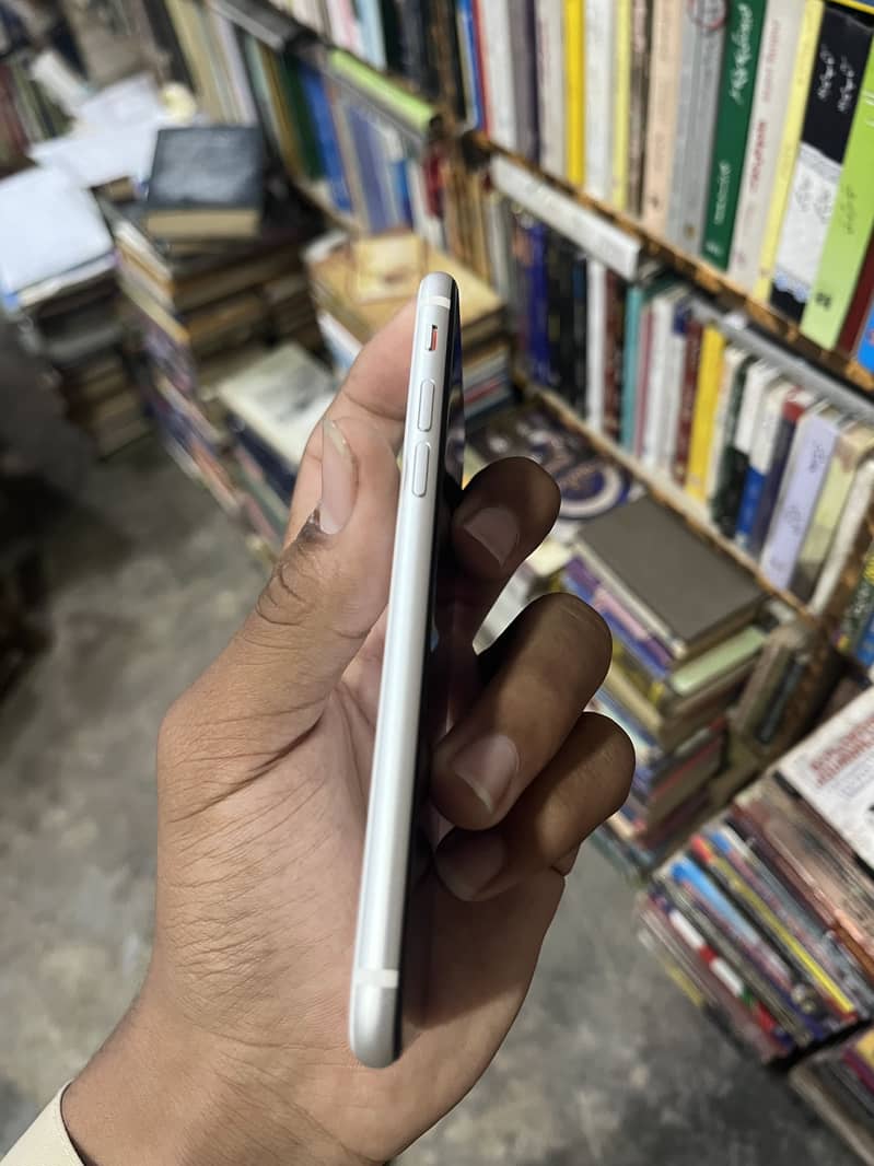 Apple iPhone SE 2022 1