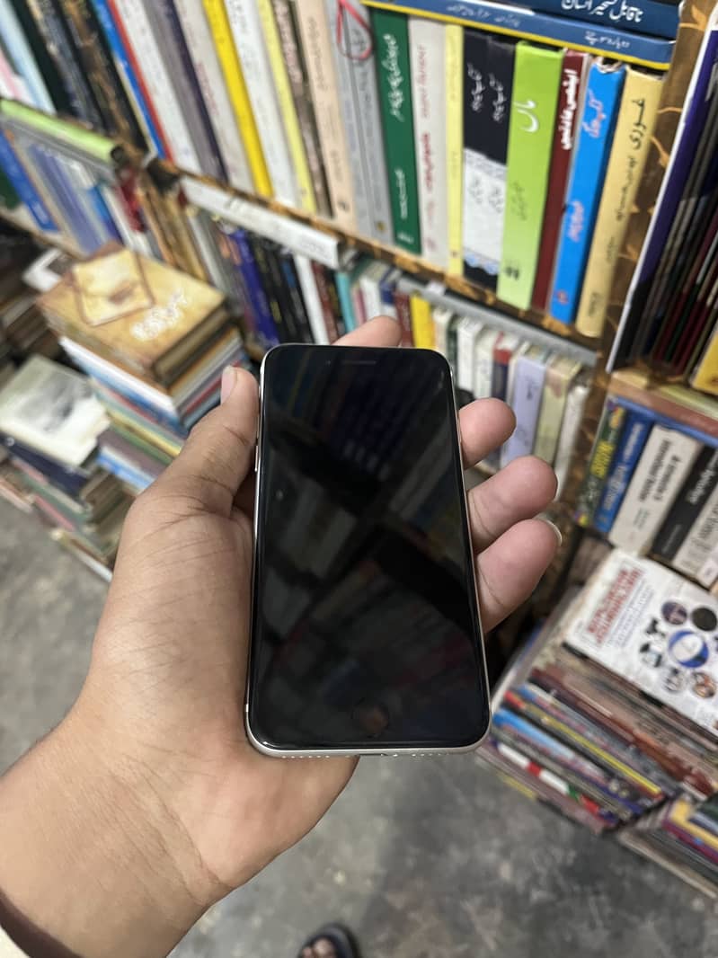 Apple iPhone SE 2022 2