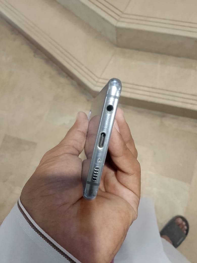 Samsung Mobile S10 Plus 2
