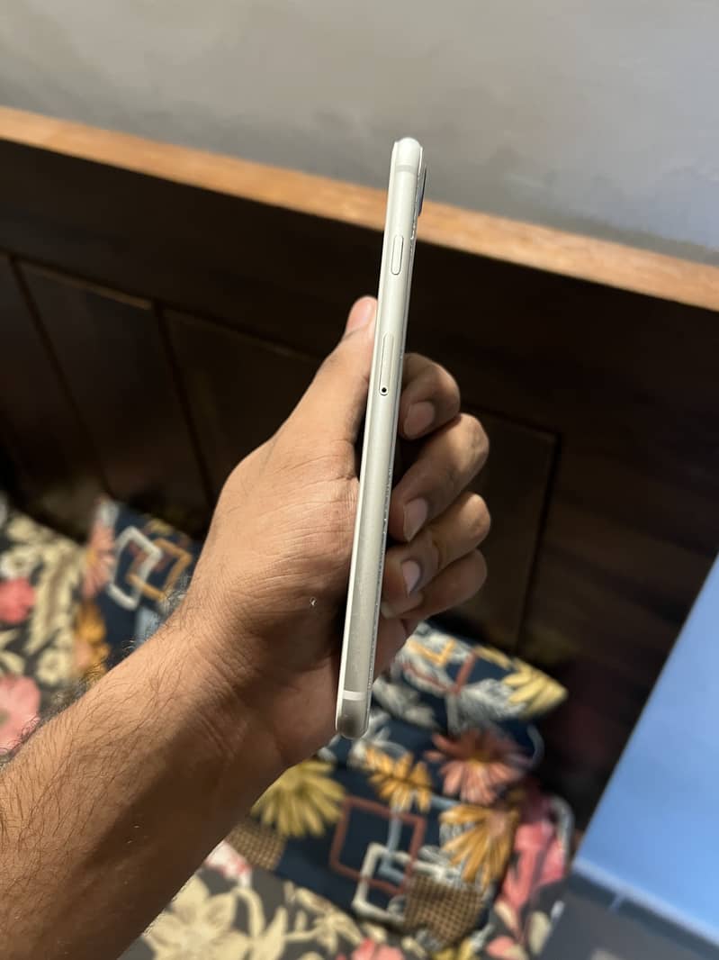Apple iPhone 8 Plus 6