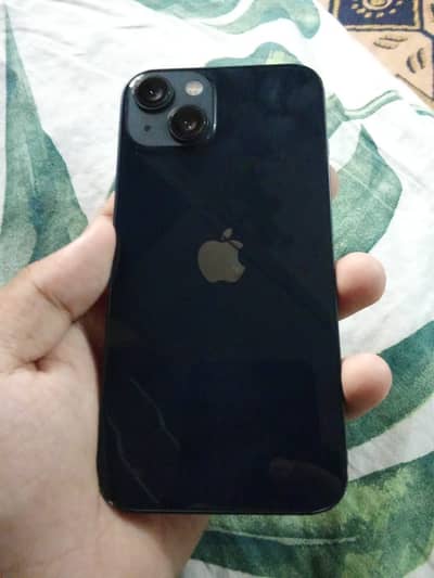 Apple iPhone 13