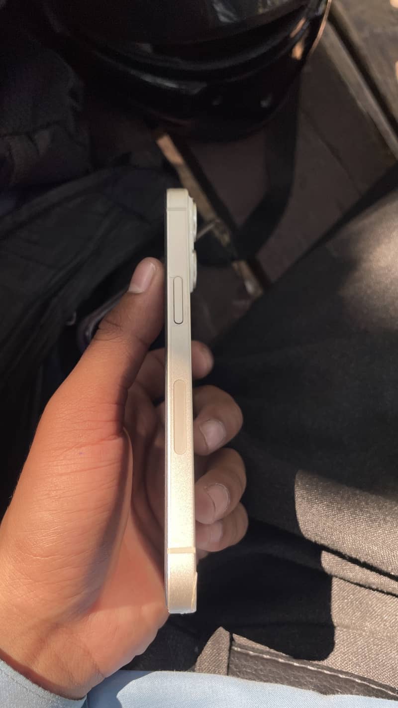 Apple iPhone 14 3