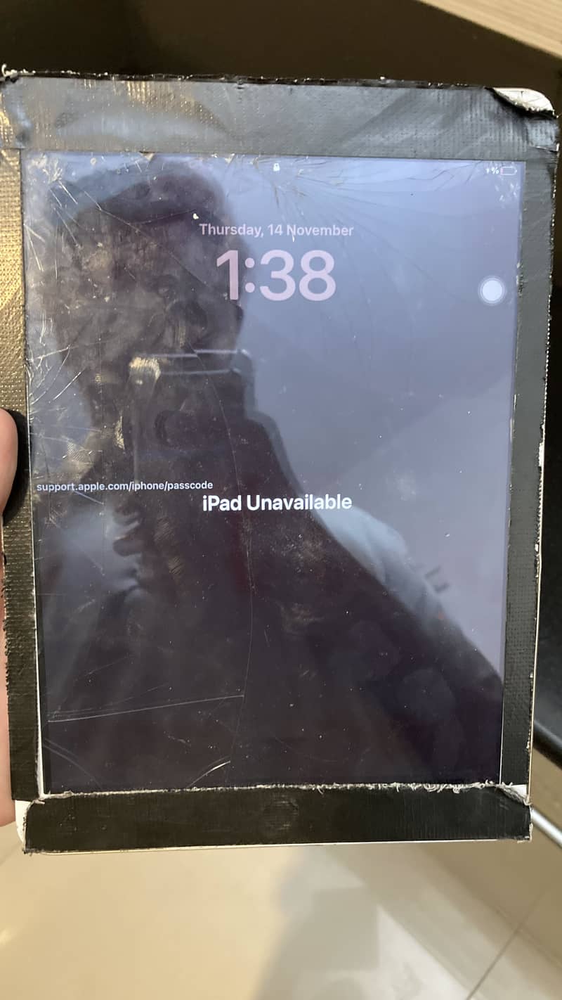 Ipad 5 gen locked 3