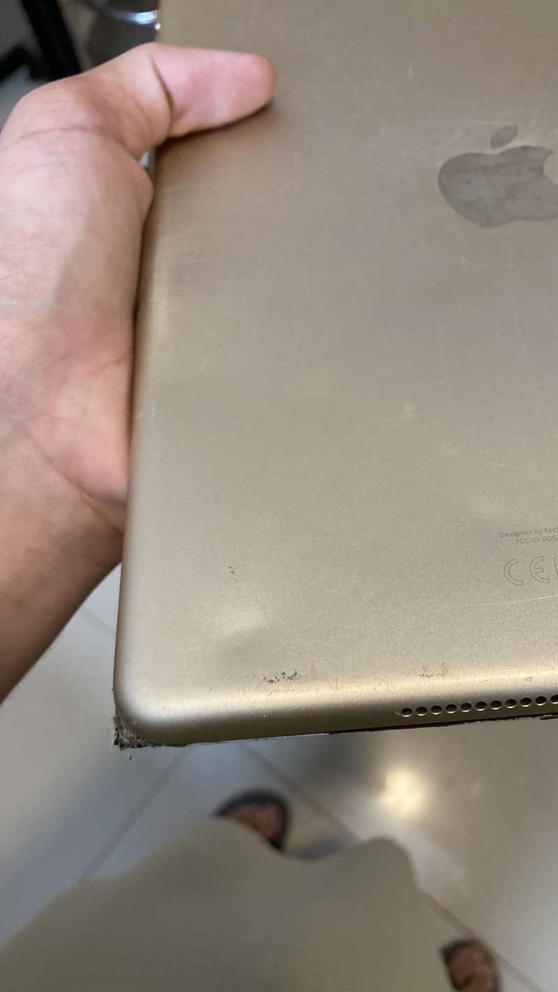 Ipad 5 gen locked 7