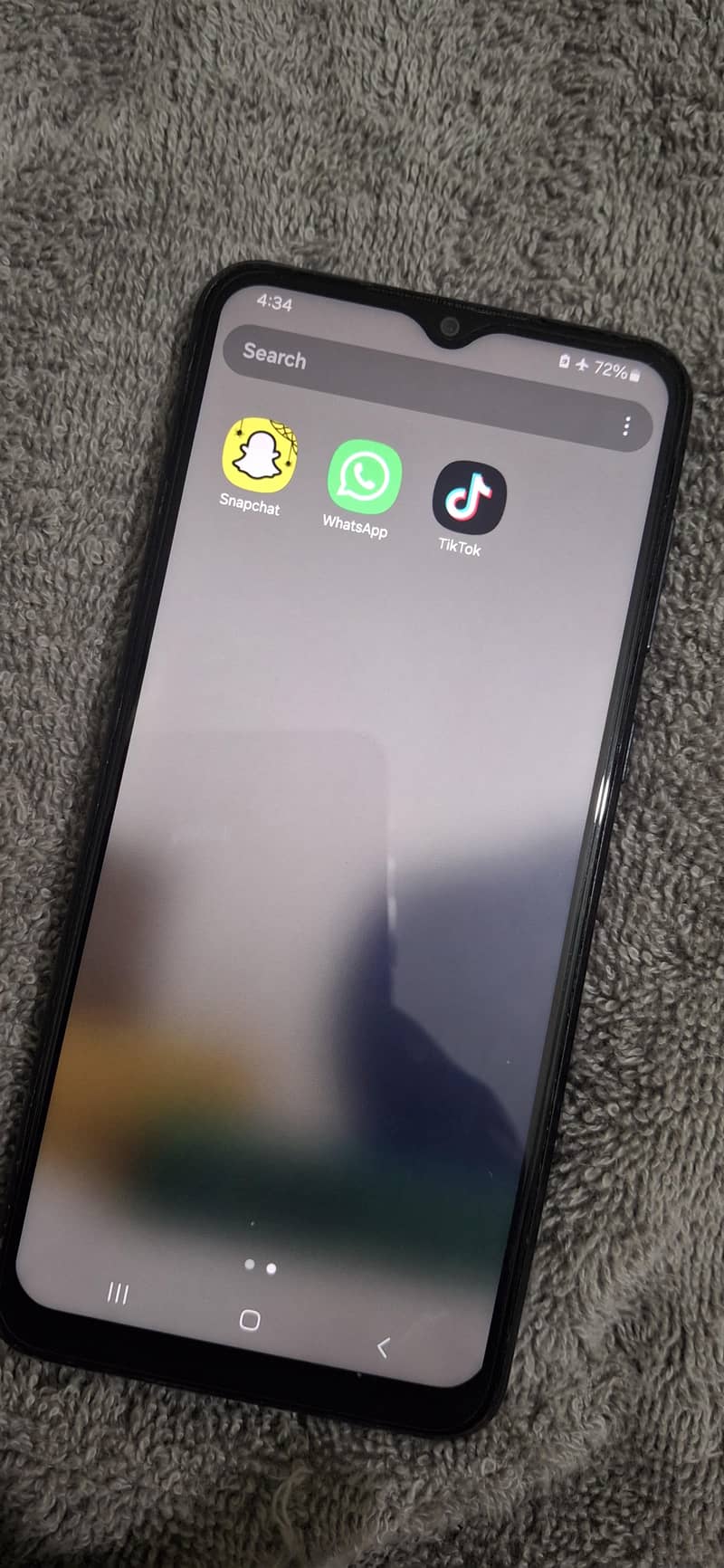 Samsung Mobile A04 1