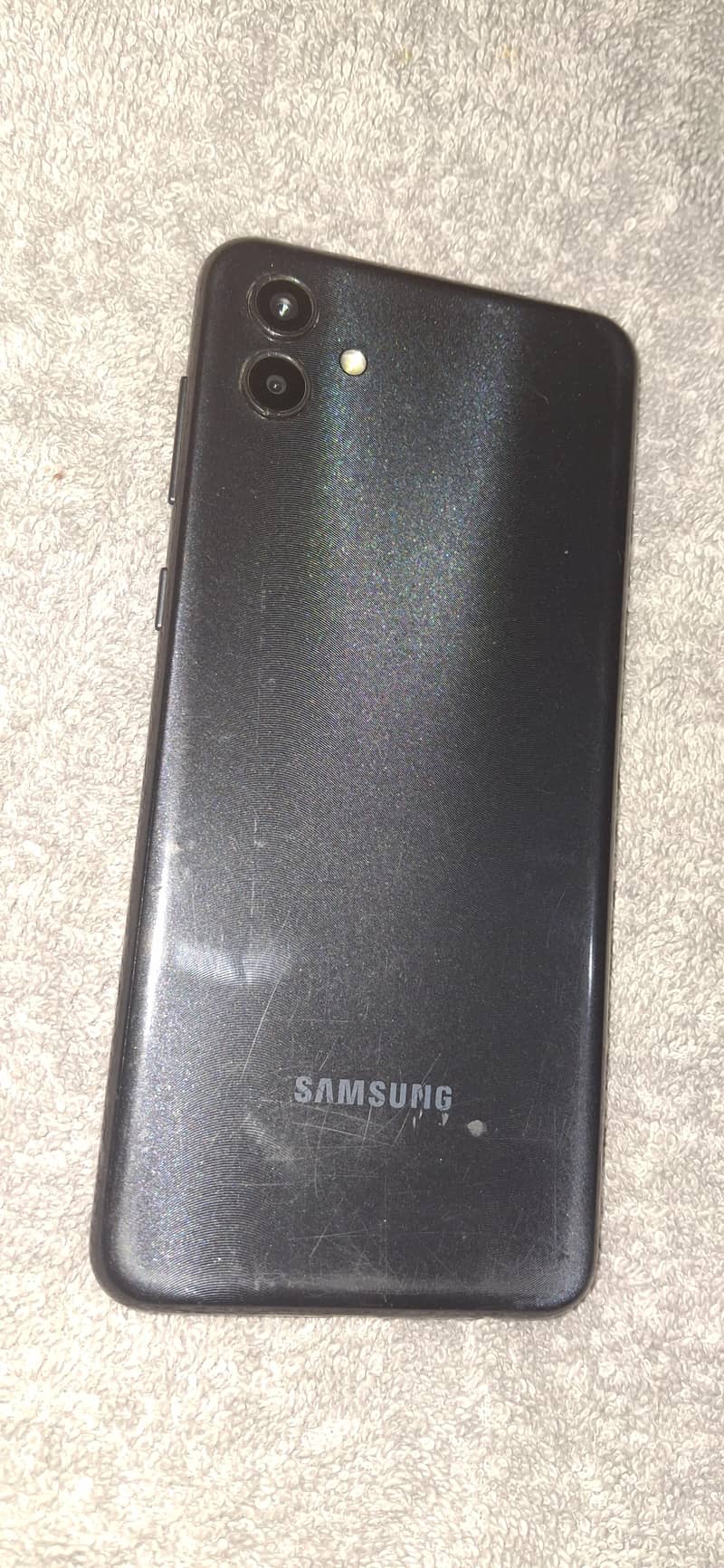 Samsung Mobile A04 3