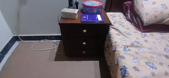 1bad and side table for sale in good condition only home used