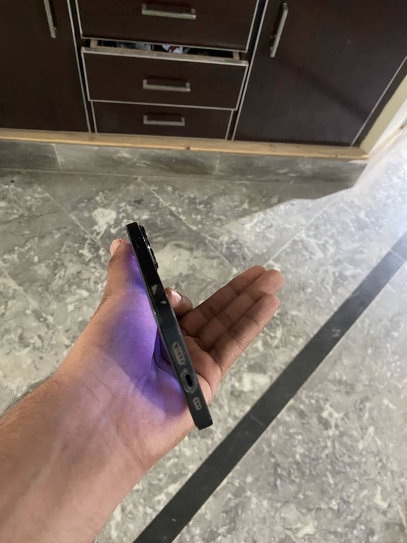 iPhone 14 non active with box 2