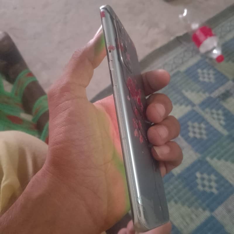 One Plus 9 Pro 5g 3