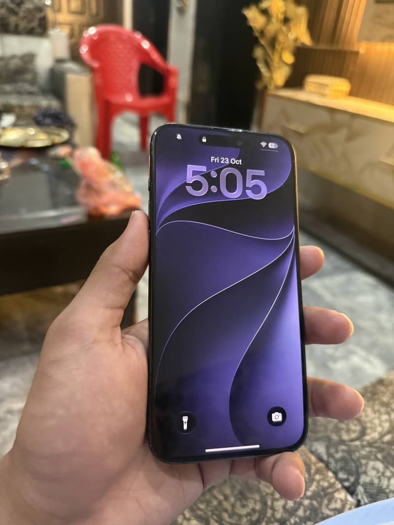Apple iPhone 15 Pro Max 4