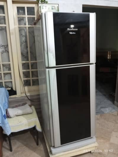 Dawlance Double Door Refrigerator Medium Size / For Sale