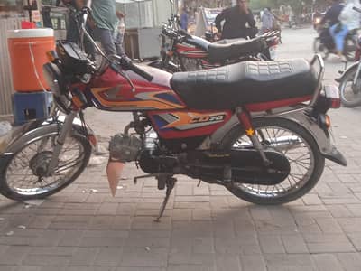 CD 70 2025 model condition new everything is good biometric is avai