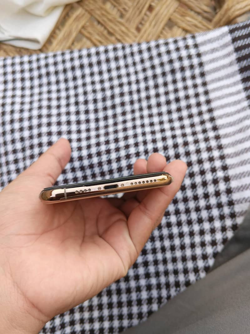 Apple iPhone 11 Pro Max 7