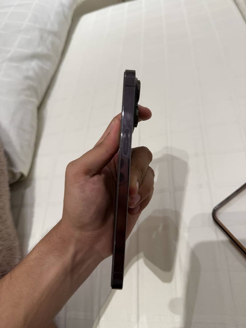 Apple iPhone 14 Pro Max 8