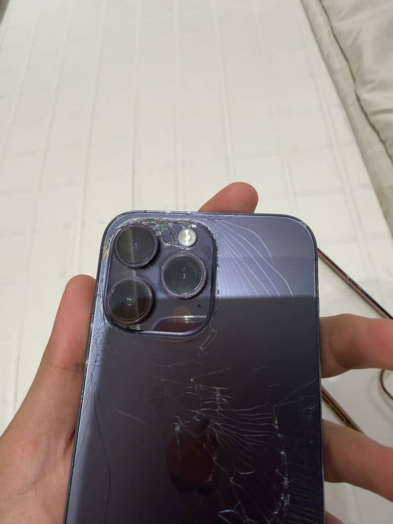 Apple iPhone 14 Pro Max 9