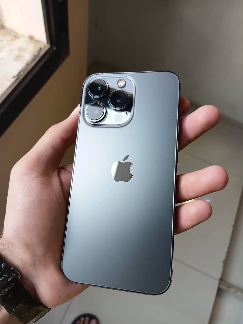 Apple iPhone 13 Pro 1