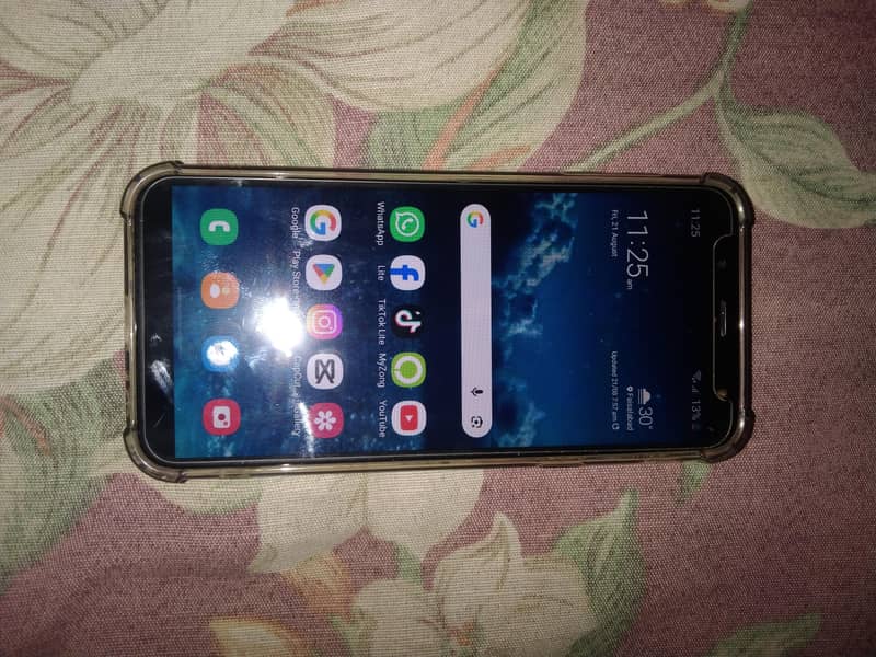 Samsung Mobile J6 1