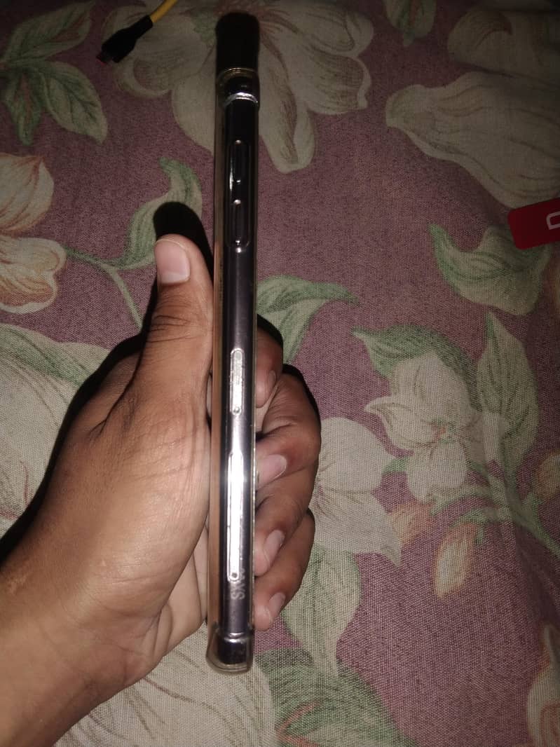 Samsung Mobile J6 5