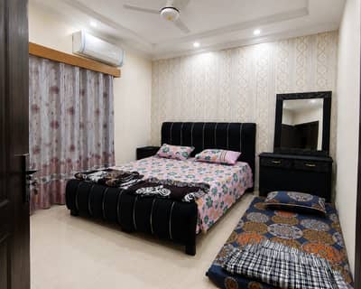 FURNISHED ROOM AVAILABLE FOR RENT IN BAHRIA ORCHARD DAILY WEEKLY MONTHLY