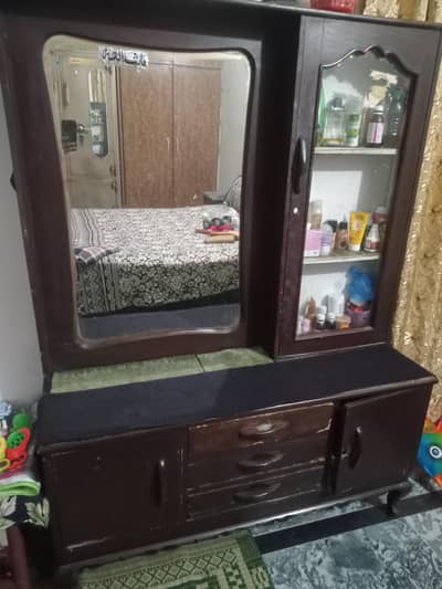 dressing table