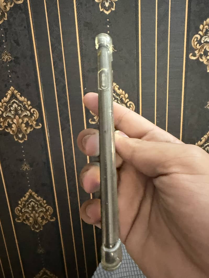 Apple iPhone 8 0