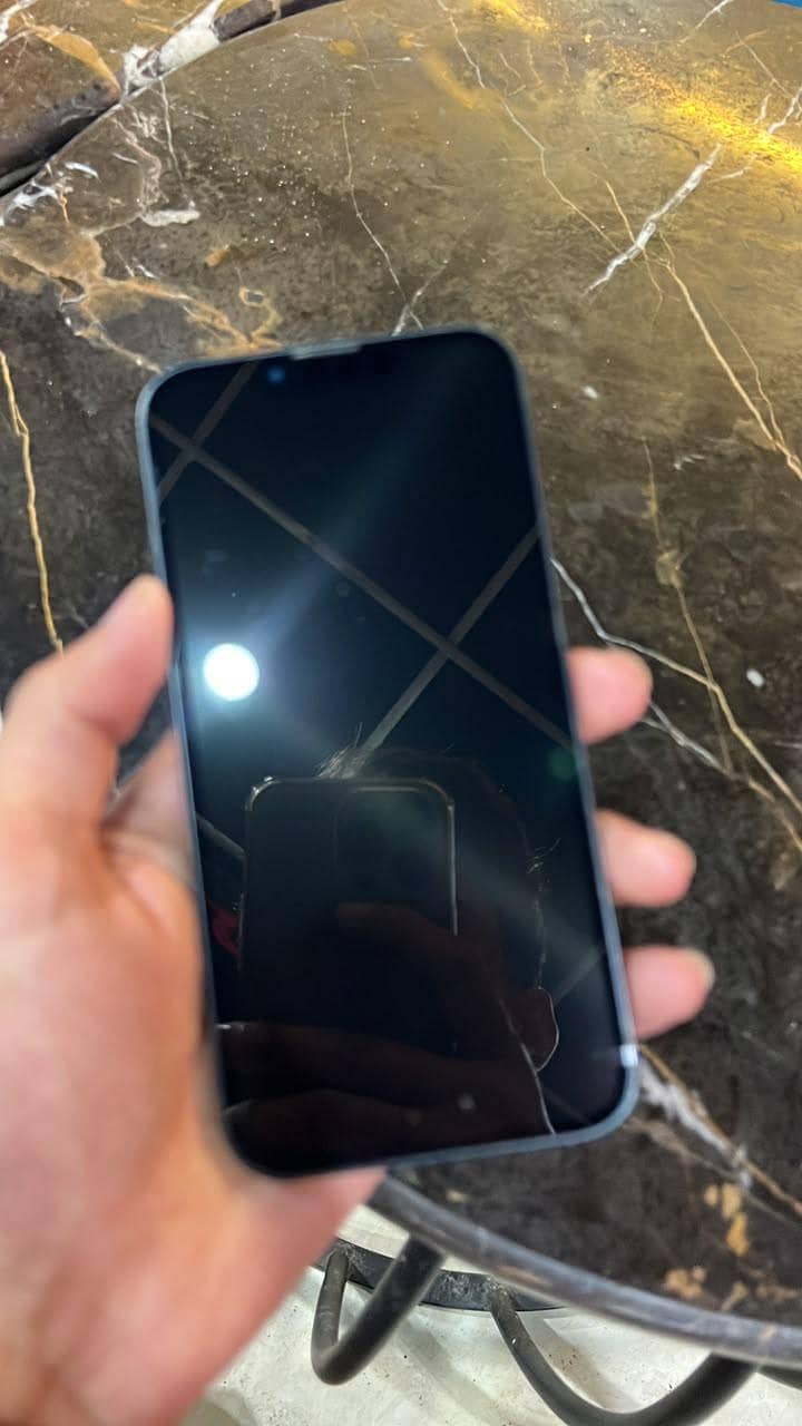 Apple iPhone 13 2