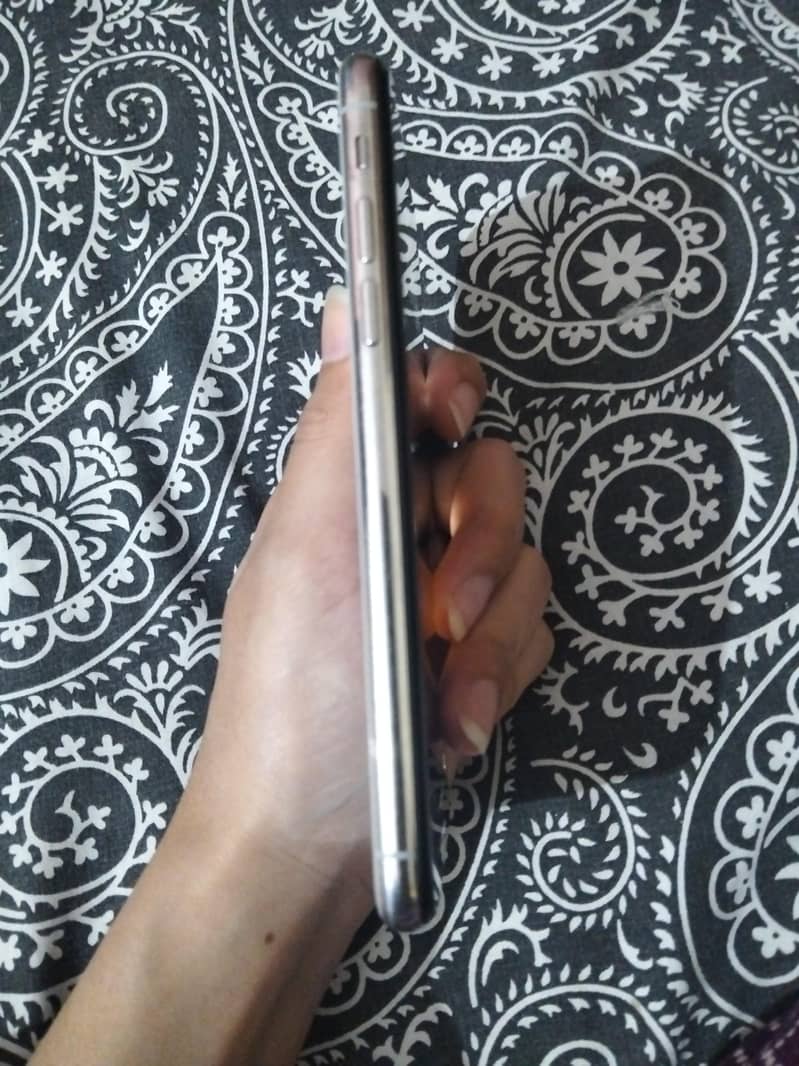 Apple iPhone X 0