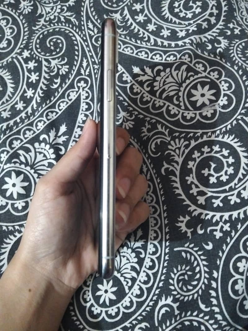 Apple iPhone X 1