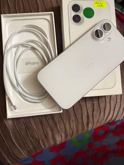 Apple iPhone 16