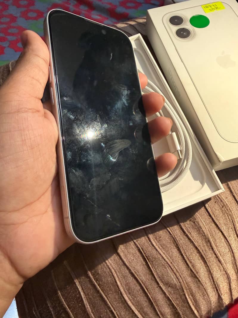 Apple iPhone 16 4