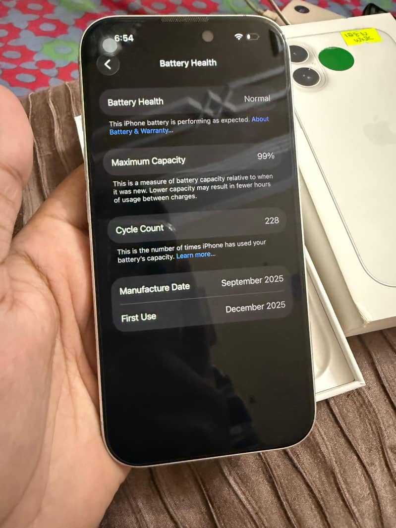 Apple iPhone 16 5