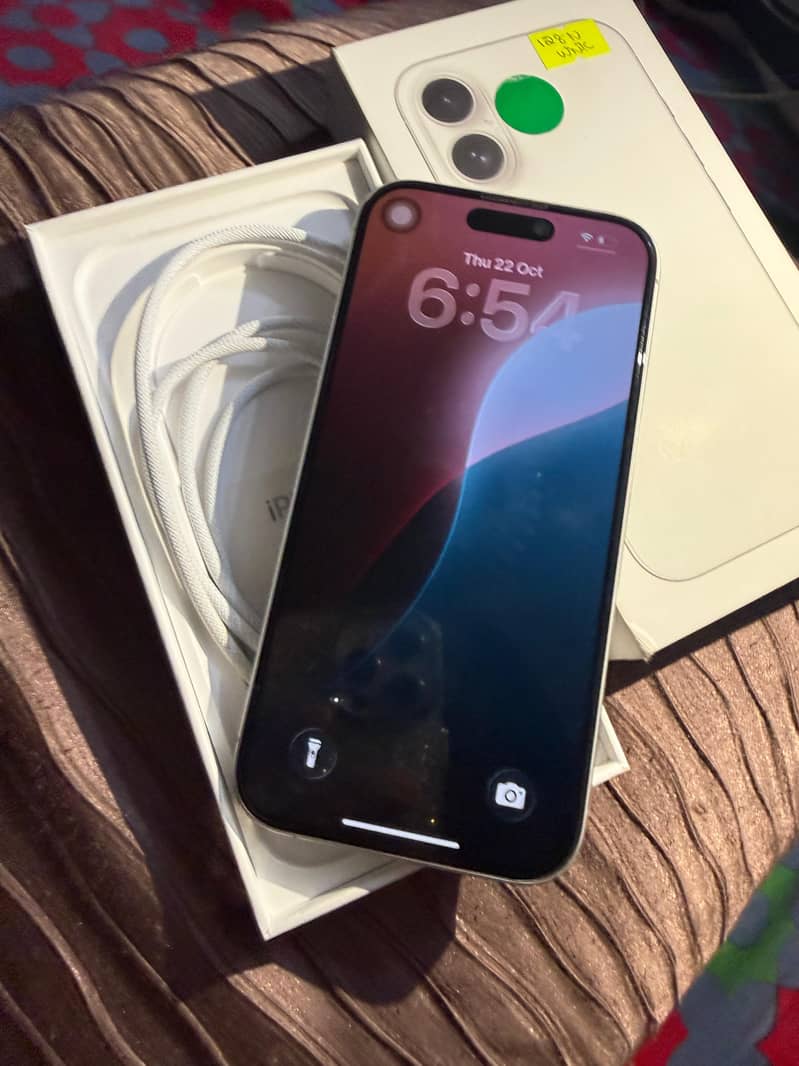 Apple iPhone 16 9