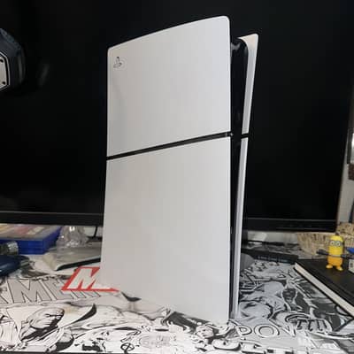 PS5 Slim Disc Edition 1 TB, 2 Controllers + 2 Games