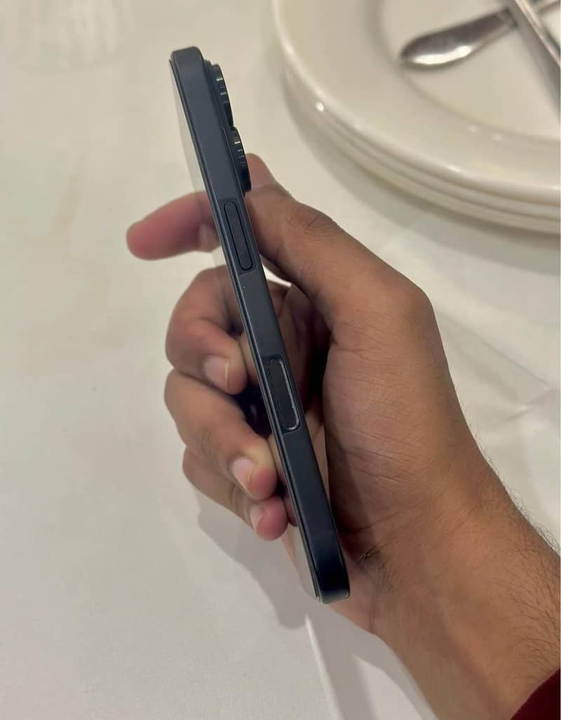 Apple iPhone 16 MDM 6
