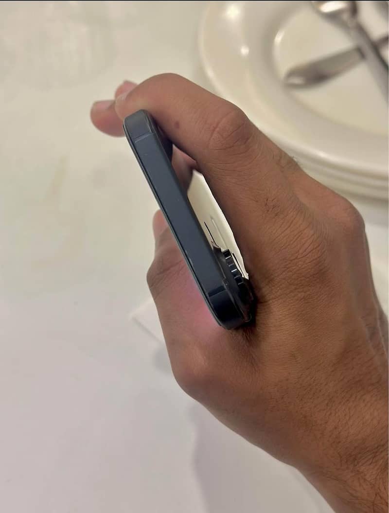 Apple iPhone 16 MDM 7