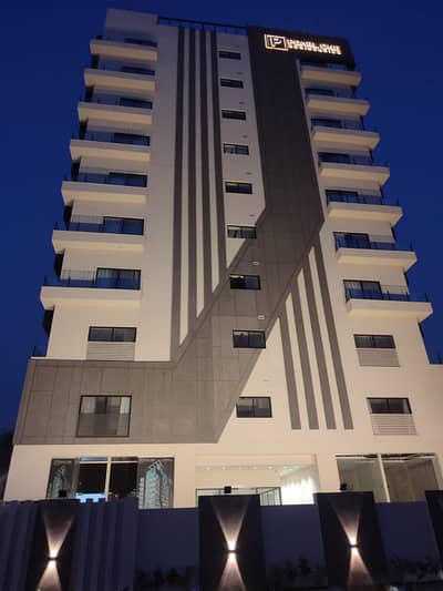 FULLY FURNISHED LUXURY APARTMENT FOR SALE ON MM ALAM ROAD, LAHORE