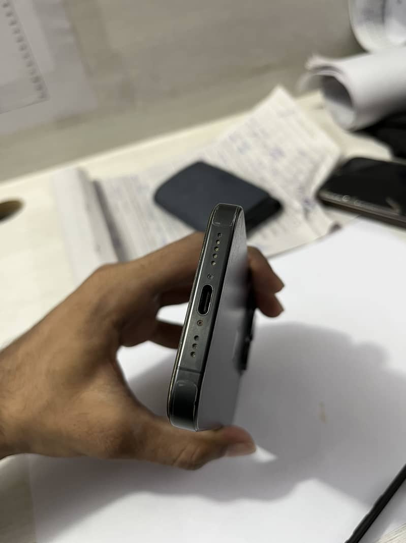 Apple iPhone 15 Pro 2