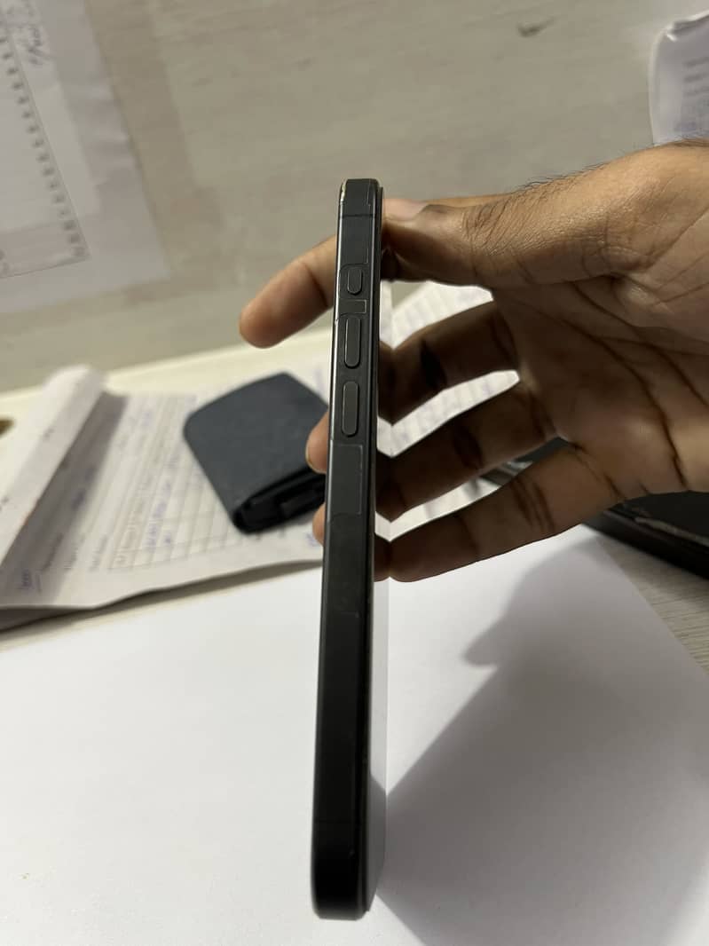 Apple iPhone 15 Pro 3