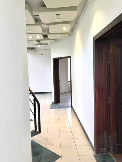 F-7 1100sqft Parlor asthetic clinic space for Rent