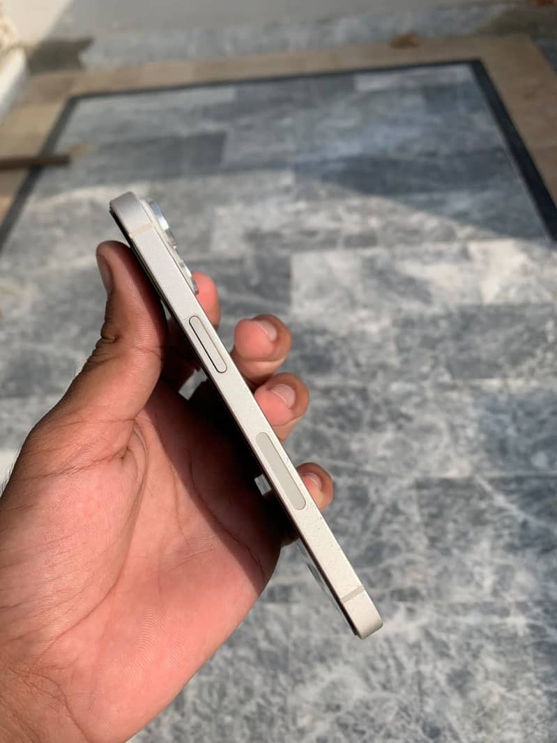 Apple iPhone 14 3