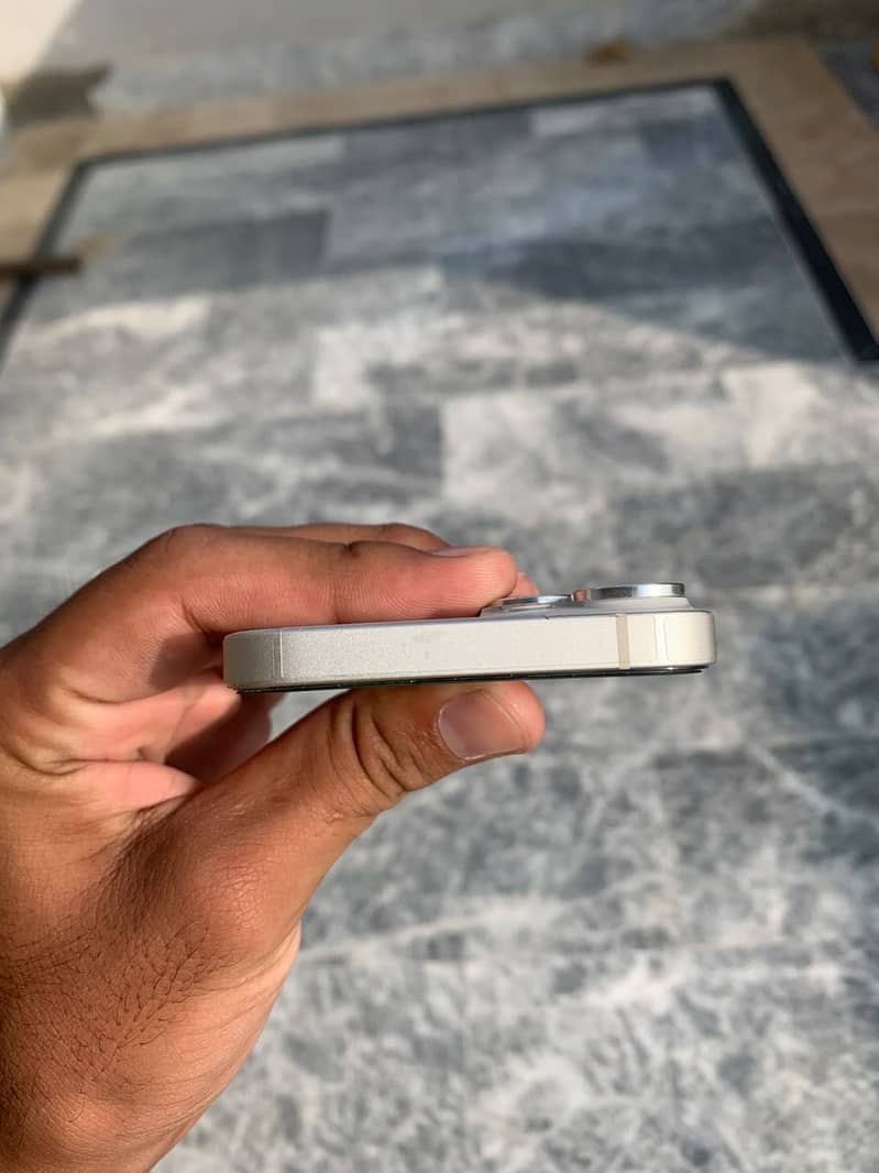Apple iPhone 14 5